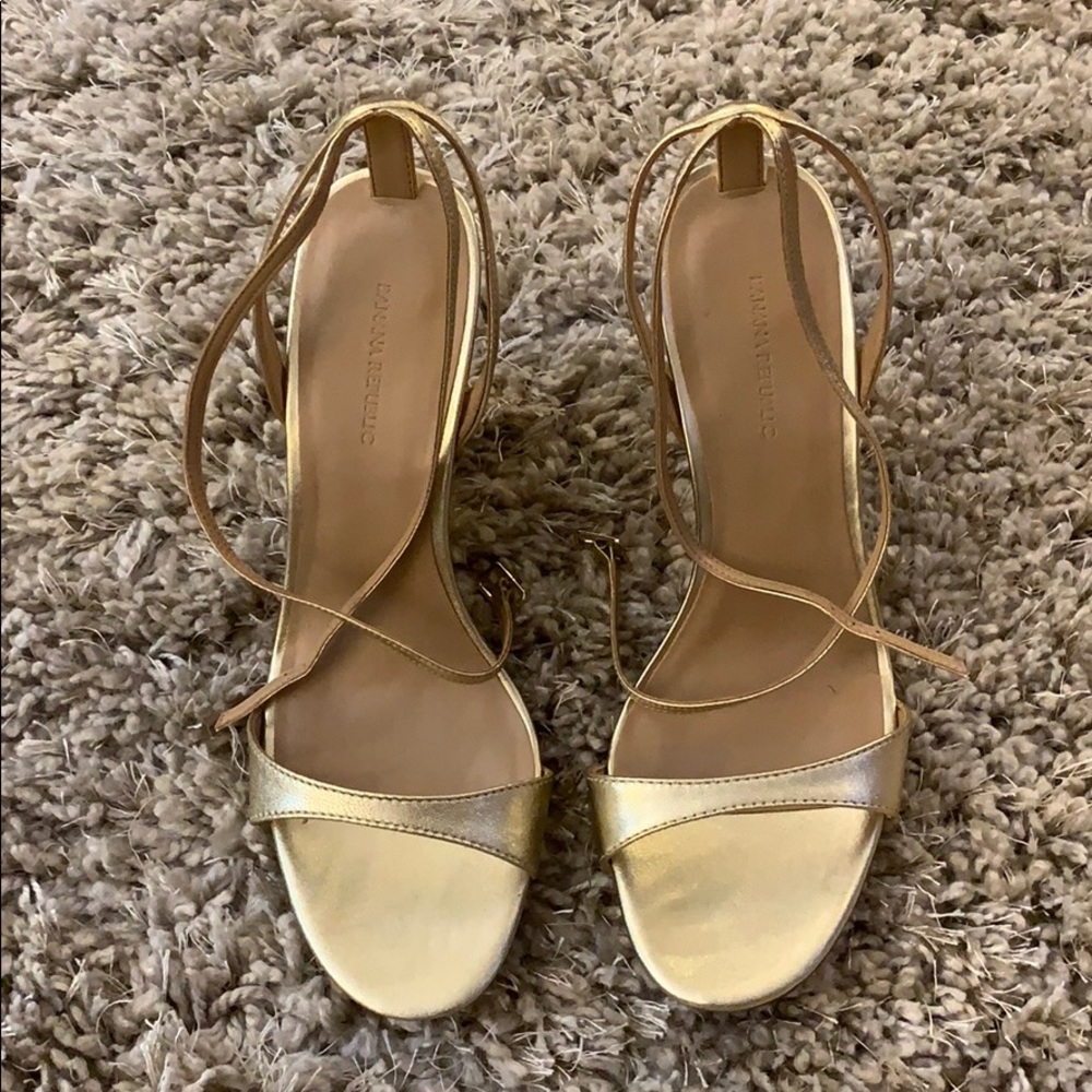 BANANA REPUBLIC gold wedge heeled sandals - Sz 10
